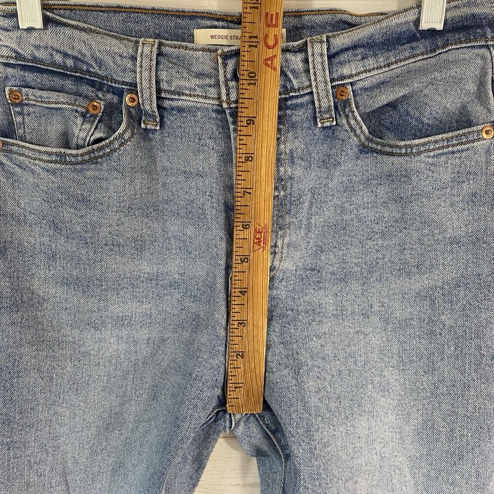 Levi's Womens Wedgie Straight Crop Jeans Size 28 Blue Button Fly Stretch - Picture 12 of 13